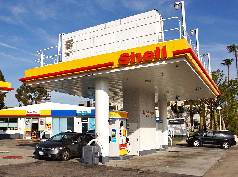 Vedyntuotantoyksikkö huoltoaseman katolla